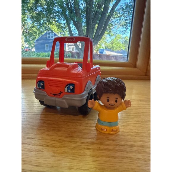 Fisher-Price Little People Red & Gray Smiling Vehicle With Figure - Picture 5 of 5